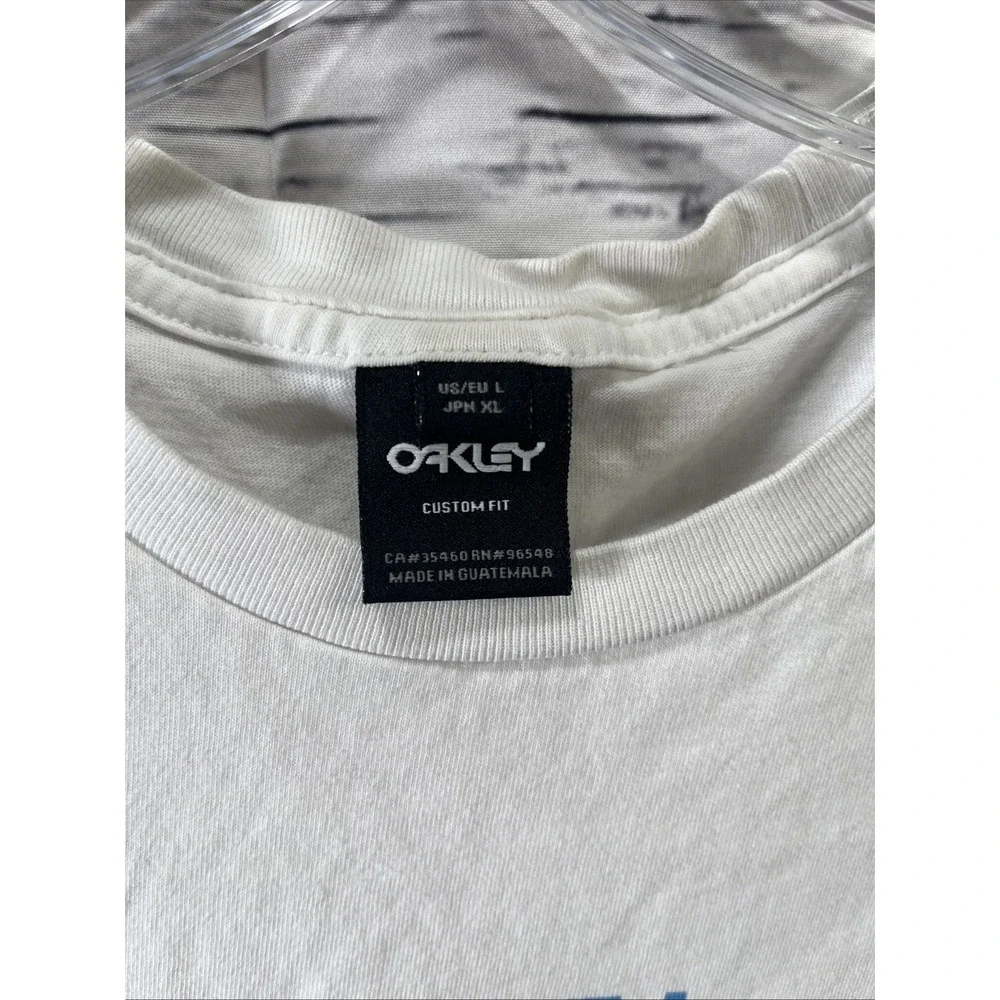 Oakley T Shirt Uptown Downtown Pixel Gradient - White T Shirt Size L